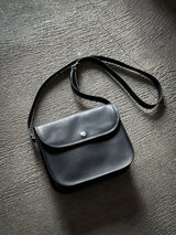 BAG72 ≪BLACK≫ OILED COW LEATHER FLAP MINI SHOULDER BAG フラップミニショルダーバッグ