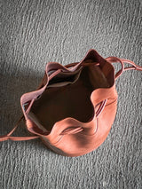 BAG70 ≪BROWN≫ GOAT LEATHER POUCH ゴートレザー巾着ポーチ