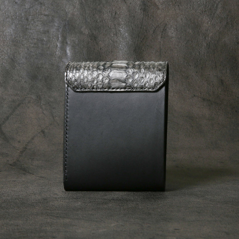 【2025 SPECIAL】W7 墨染めパイソン ショートウォレット