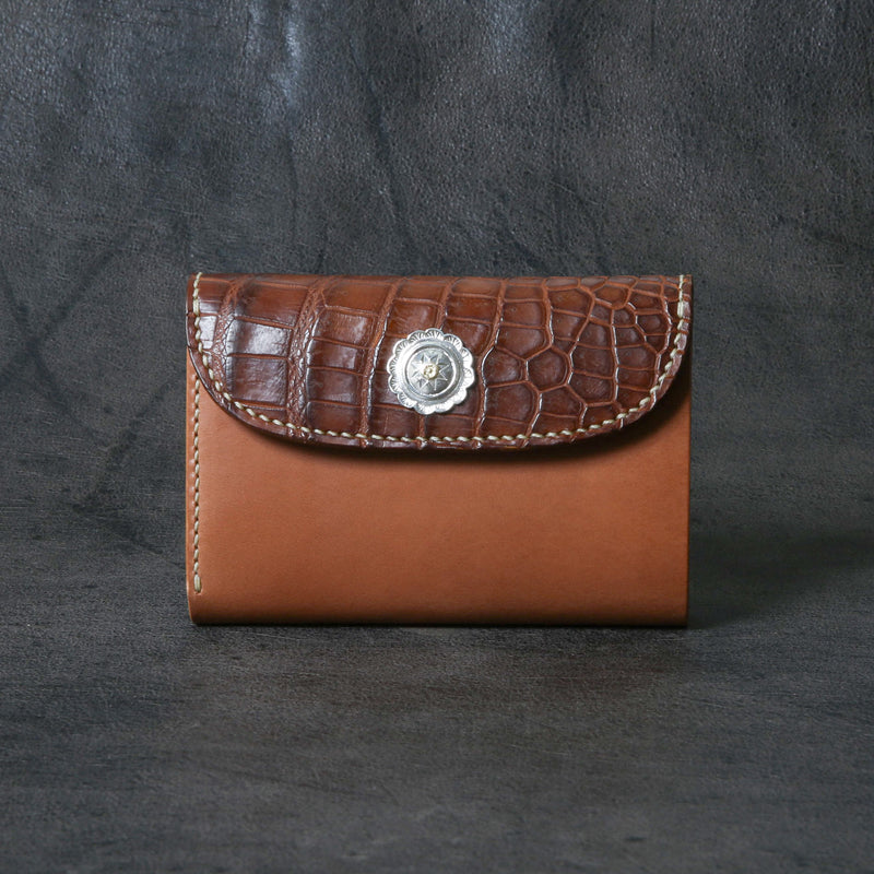 【2025 MOTOR SPECIAL】HW6 ハンドダイ・クロコ ≪BROWN≫ "HIDEO MOTOIKE" ミドルウォレット