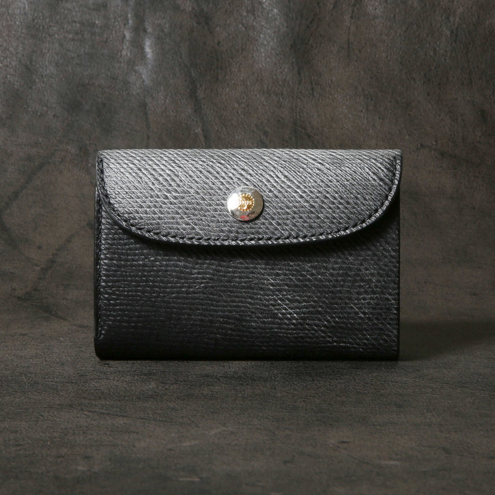 2025 SPECIAL】W6 ロシアンカーフ ≪BLACK≫ ミドルウォレット – MOTO