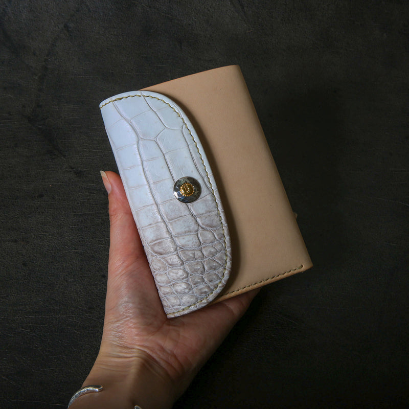 【2025 SPECIAL】W6 ヒマラヤクロコ × ベルギーヌメ ミドルウォレット