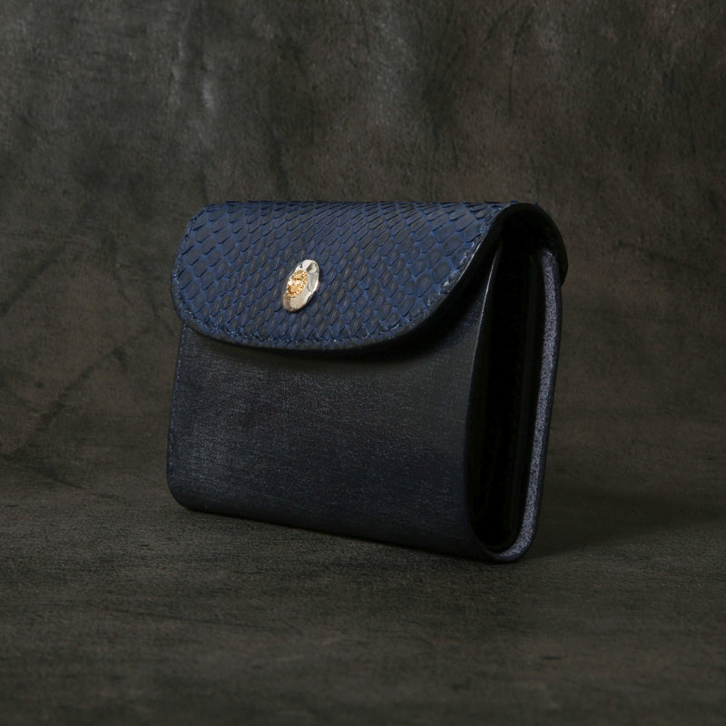 【2025 SPECIAL】W6 藍染パイソン × ブライドルレザー ミドルウォレット