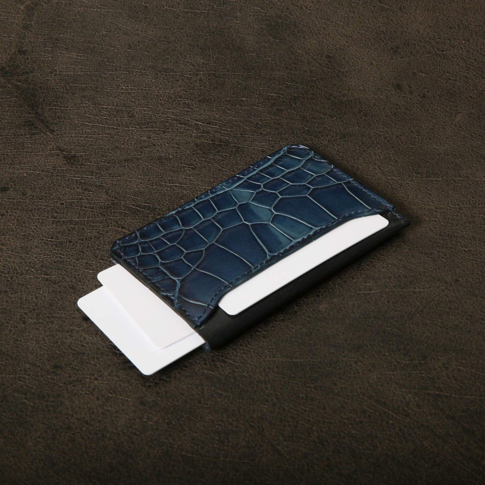 にこライトブルーxs 2025 SPECIAL】CA7 藍染クロコ × ブライドルレザー カードケース