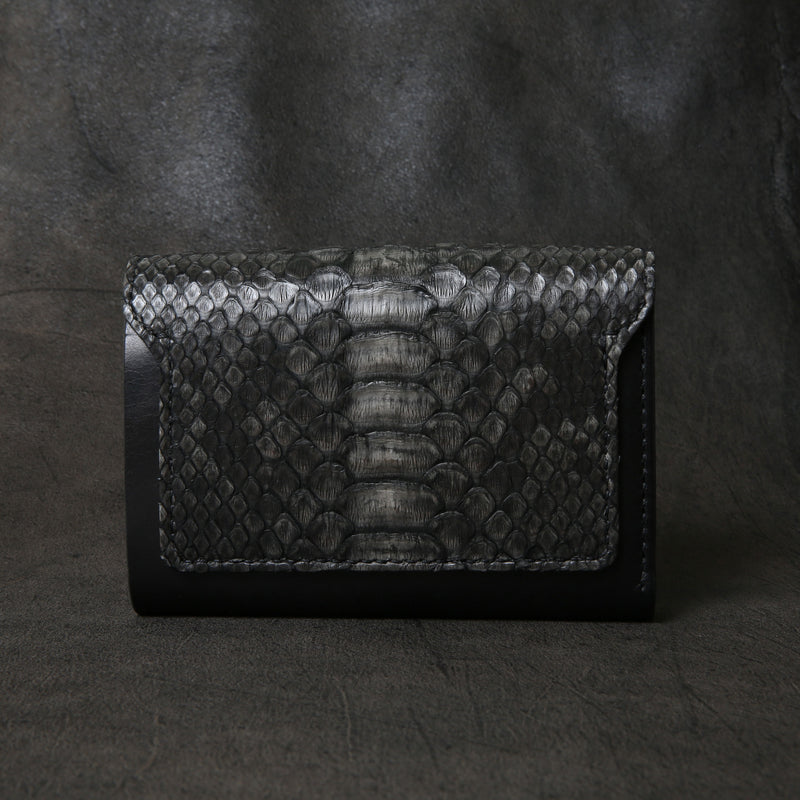 【2025 SPECIAL】W6 墨染めパイソン ミドルウォレット