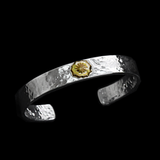 BG-02 FLAT HAMMERED BANGLE / K18太陽スタンプメタル付槌目平打ちバングル