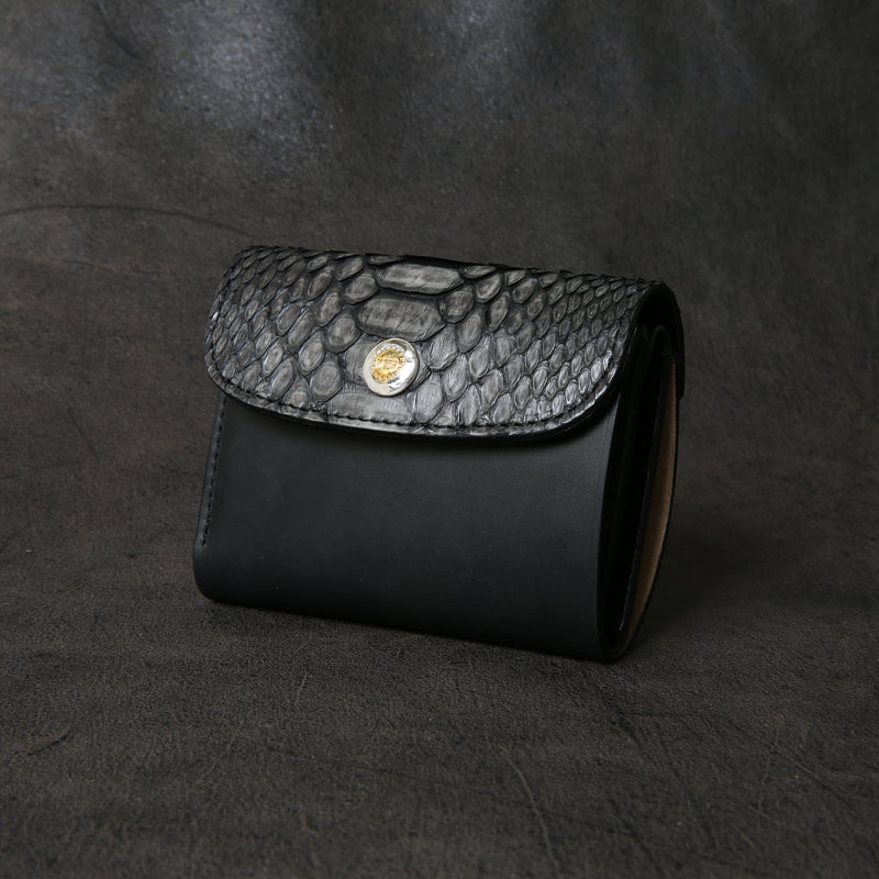 【2025 SPECIAL】W10 墨染めパイソン × 墨染めコードバン コンパクトウォレット