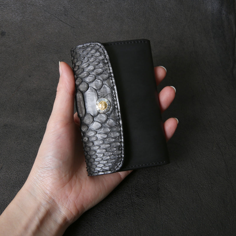 【2025 SPECIAL】CA6 墨染めパイソン × 墨染めコードバン カードケース
