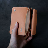 【2025 MOTOR SPECIAL】RW8 ヌメクロコ ≪NATURAL≫ トラッカーズミドルウォレット