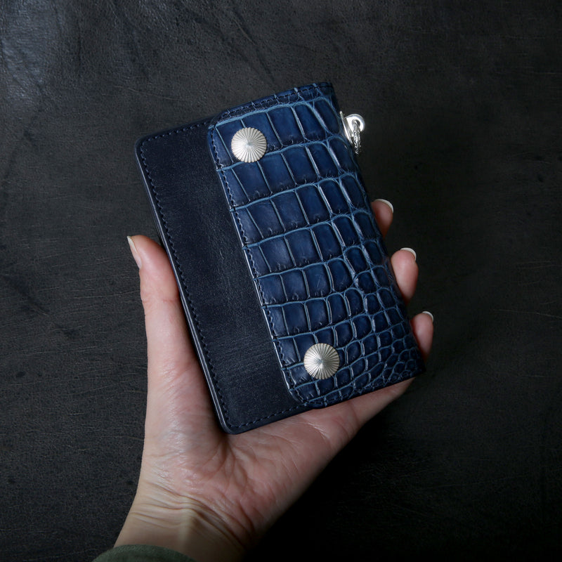 【2025 MOTOR SPECIAL】RW8 藍染めクロコダイル × ブライドルレザー ≪INDIGO≫ トラッカーズミドルウォレット