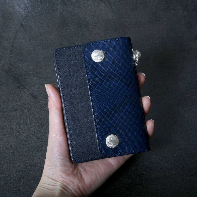 【2025 MOTOR SPECIAL】RW8 藍染めパイソン × ブライドルレザー ≪INDIGO≫ トラッカーズミドルウォレット