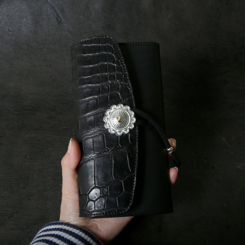 【2025 MOTOR SPECIAL】HLW2 ハンドダイ・クロコ ≪BLACK≫ "HIDEO MOTOIKE" ロングウォレット