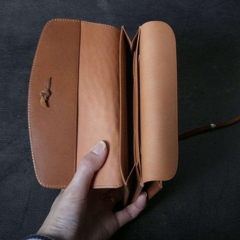 【2025 MOTOR SPECIAL】HLW2 ハンドダイ・クロコ ≪BROWN≫ "HIDEO MOTOIKE" ロングウォレット