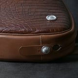 【2025 MOTOR SPECIAL】HBAG1 ハンドダイ・ヌメクロコ ≪BROWN≫ "HIDEO MOTOIKE" ボディバッグ