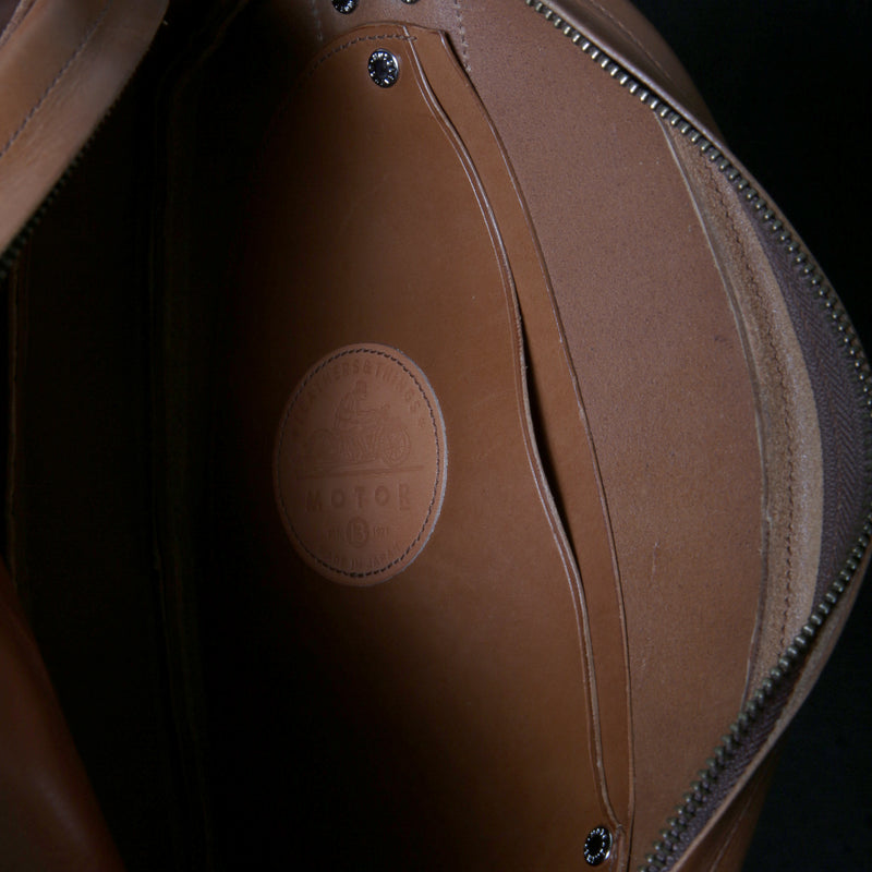 【2025 MOTOR SPECIAL】HBAG1 ハンドダイ・ヌメクロコ ≪BROWN≫ "HIDEO MOTOIKE" ボディバッグ