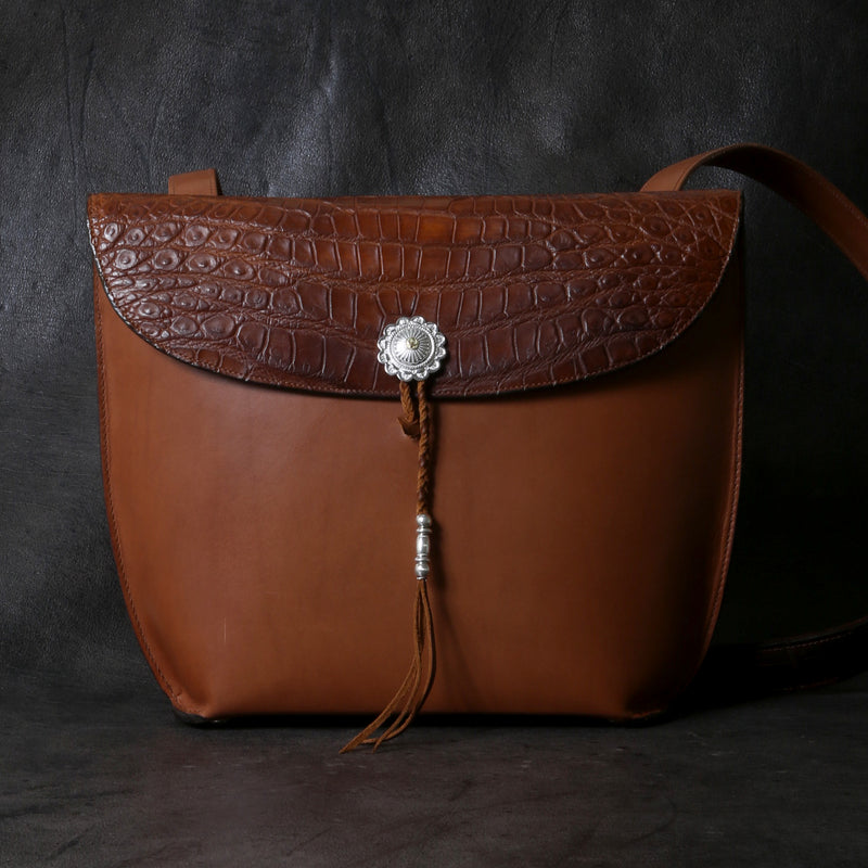 【2025 MOTOR SPECIAL】HBAG2 ハンドダイ・ヌメクロコ ≪BROWN≫ "HIDEO MOTOIKE" ショルダーバッグ