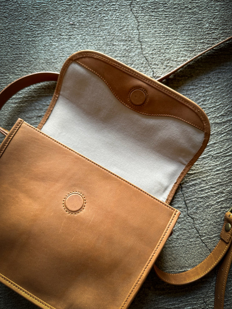 【2025SS COLLECTION】BAG72 ≪BROWN≫ OILED COW LEATHER FLAP MINI SHOULDER BAG フラップミニショルダーバッグ