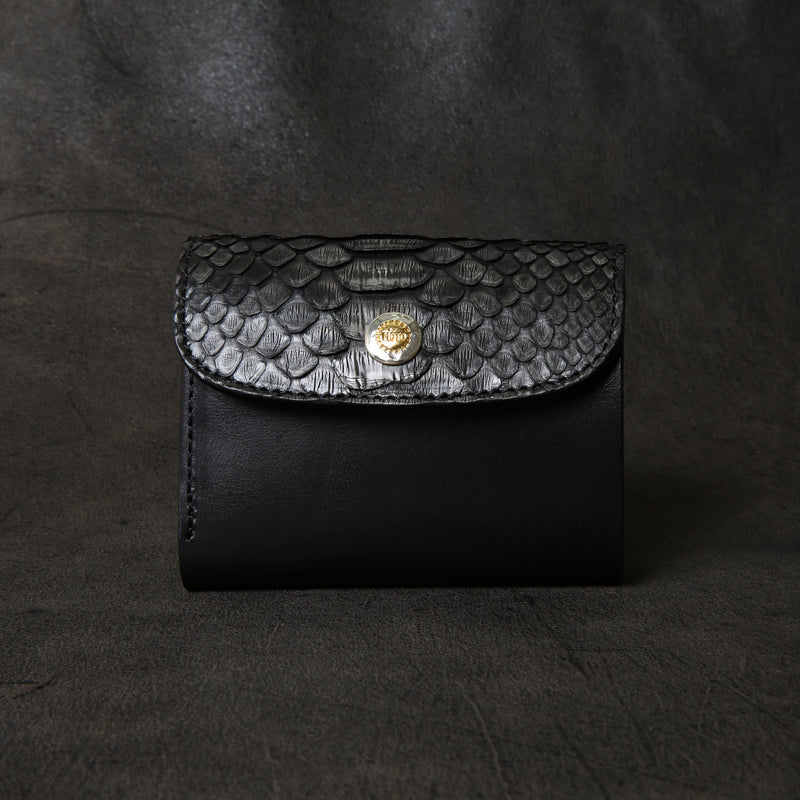 【2025 SPECIAL】W10 墨染めパイソン コンパクトウォレット