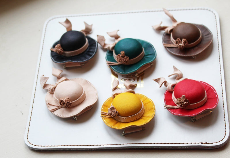 ミュージアムグッズ期間限定発売(発売期間 2月25日〜3月10日)  HAT BROOCH / 帽子ブローチ