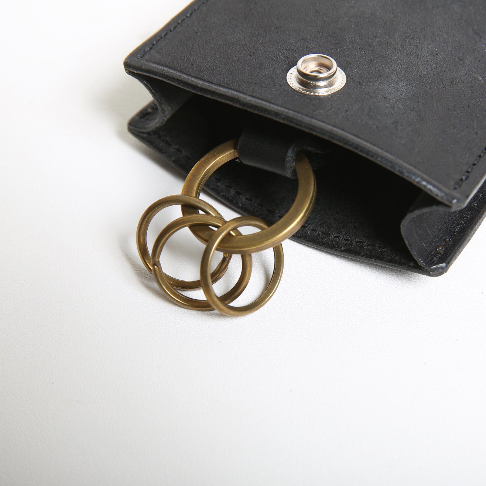 KC7R ≪BLACK≫ KEY CASE / ベル型キーケース – MOTO ONLINE STORE