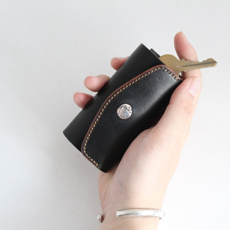 KC5D ≪BLACK≫ HAND-DYED KEY CASE / 手染めキーケース