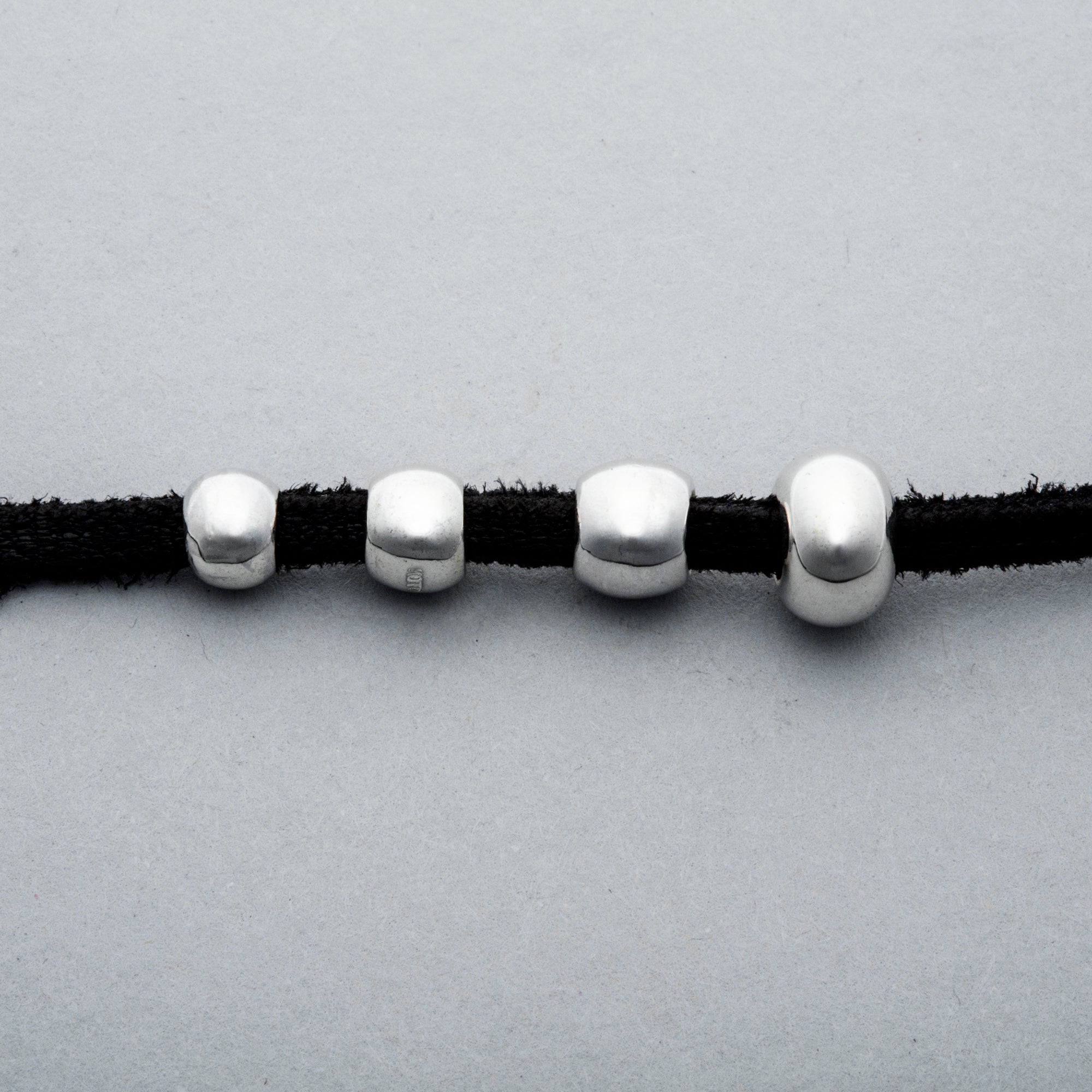 BEADS (ビーズ) – MOTO ONLINE STORE BEADS (ビーズ) – MOTO ONLINE STORE