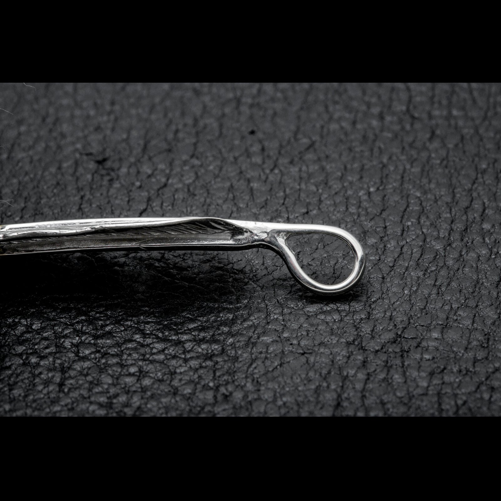 FT-09R , FEATHER PENDANT (18K GOLD ACCENT) , SMALL , RIGHT