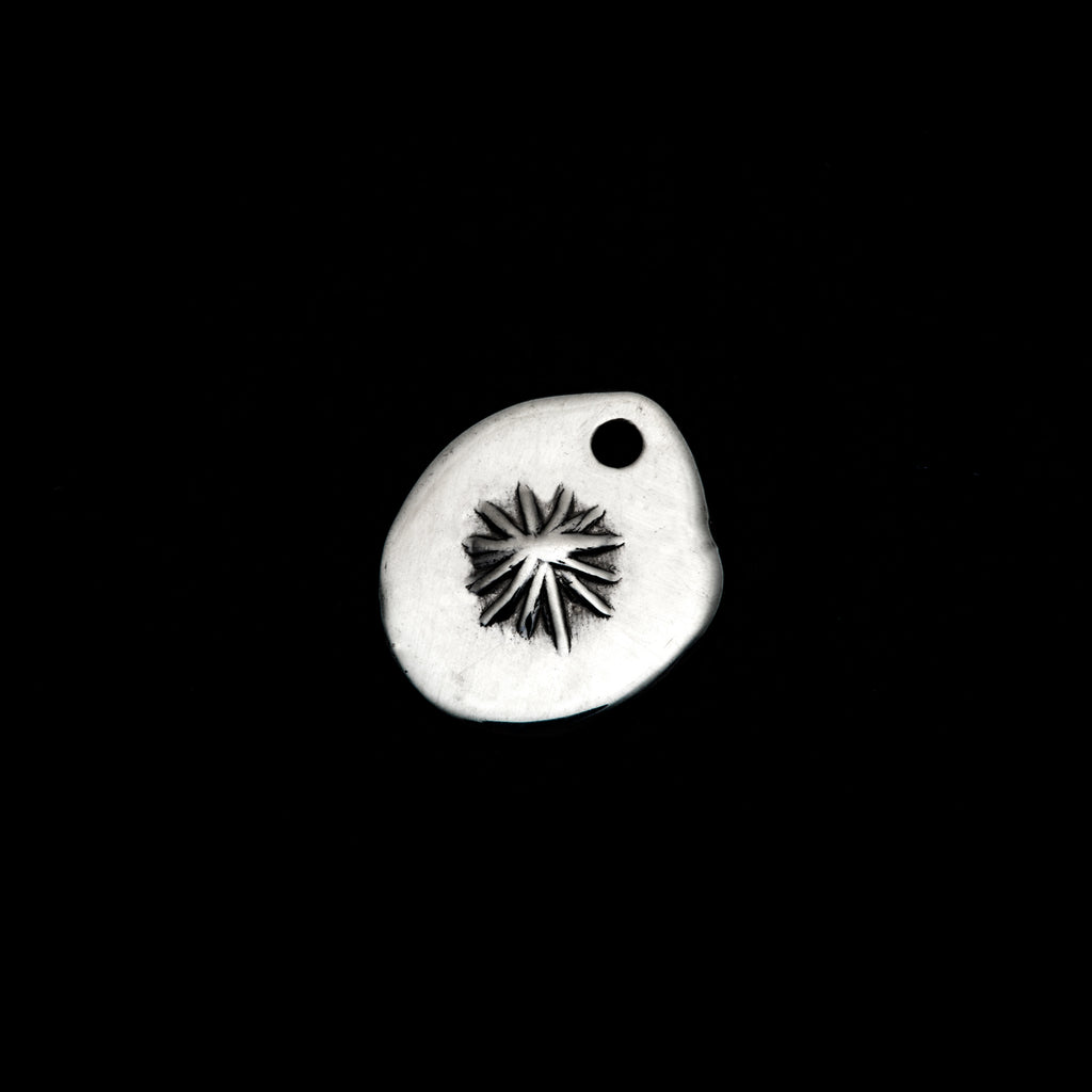 MT-02 , SUN STAMPED PENDANT / 太陽スタンプメタル – MOTO